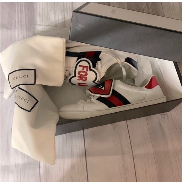 - ❤️🤍❤️🤍💯 % authentic GG Blind For Love Sneakers Size 10 for women size 7 … - Picture 2 of 9